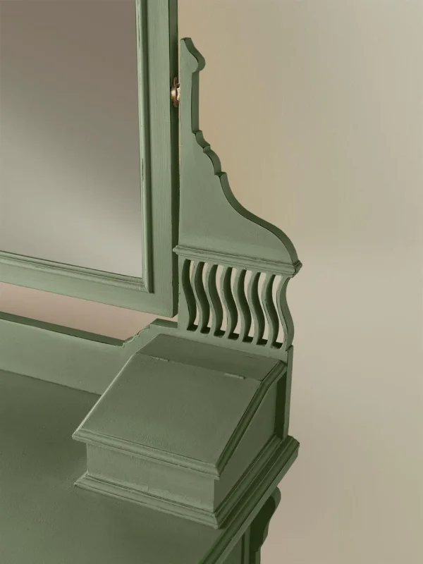 MDF (Medium Density Fiberboard)